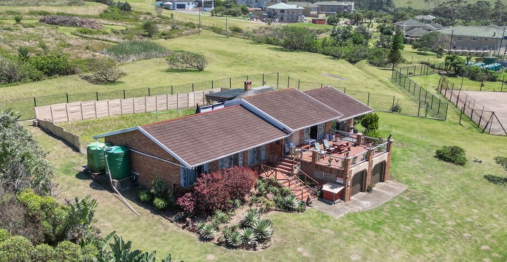 4 Bedroom Property for Sale in Queensberry Bay Eastern Cape